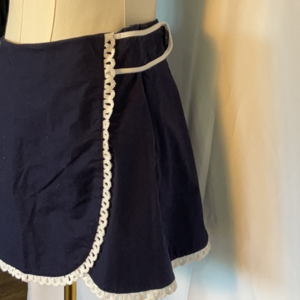 Lilly Pulitzer Navy w/white trim skort size 2 - Picture 3 of 6